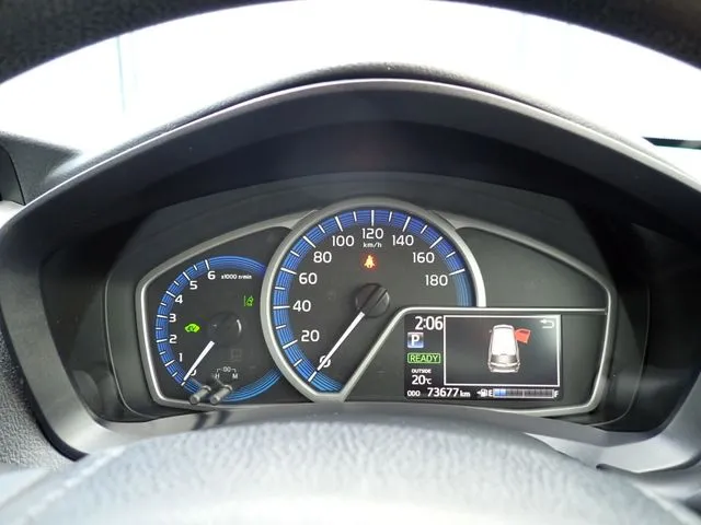 カローラフィールダー ハイブリッド(トヨタ)の車両写真