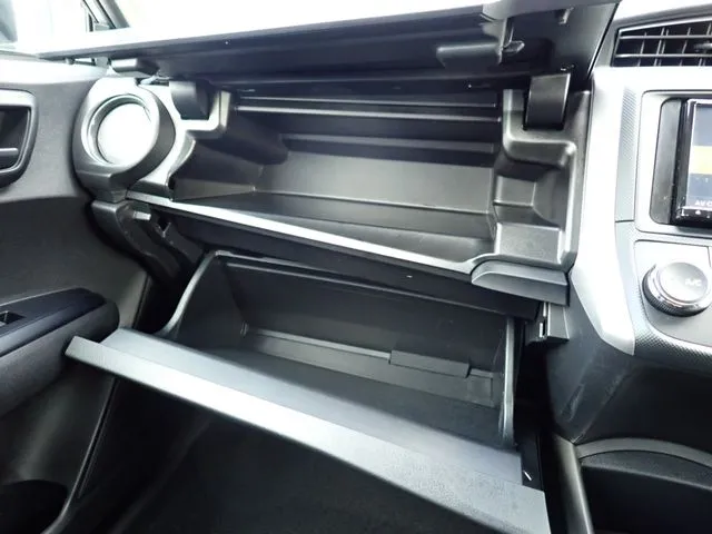 カローラフィールダー ハイブリッド(トヨタ)の車両写真