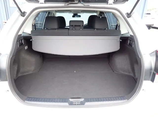 カローラフィールダー ハイブリッド(トヨタ)の車両写真