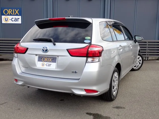 カローラフィールダー ハイブリッド(トヨタ)の車両写真