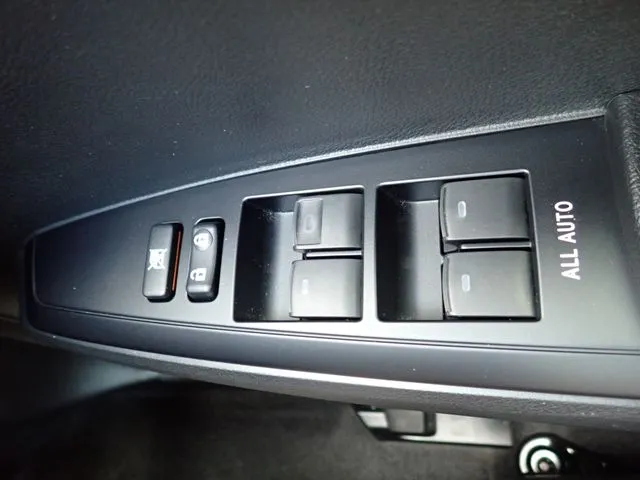 カローラフィールダー ハイブリッド(トヨタ)の車両写真