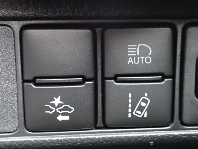 カローラフィールダー ハイブリッド(トヨタ)の車両写真