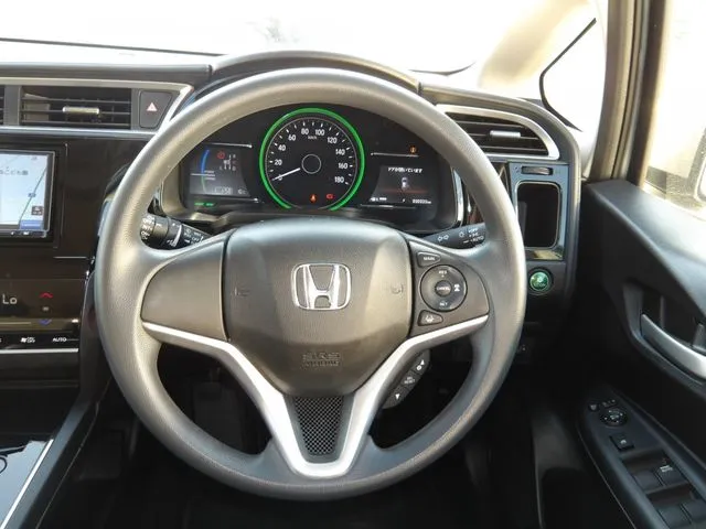 シャトル ハイブリッド(ホンダ)の車両写真