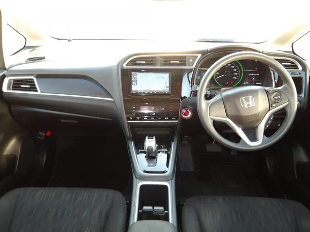 シャトル ハイブリッド(ホンダ)の車両写真