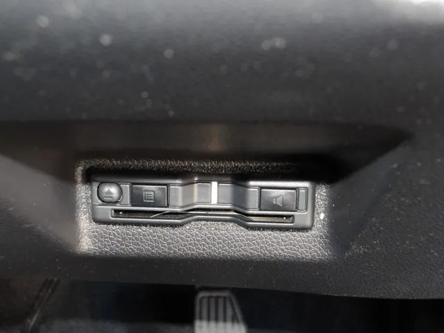 シャトル ハイブリッド(ホンダ)の車両写真