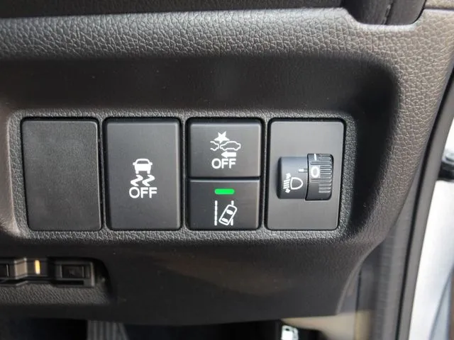 シャトル ハイブリッド(ホンダ)の車両写真