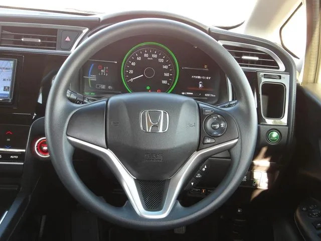 シャトル ハイブリッド(ホンダ)の車両写真