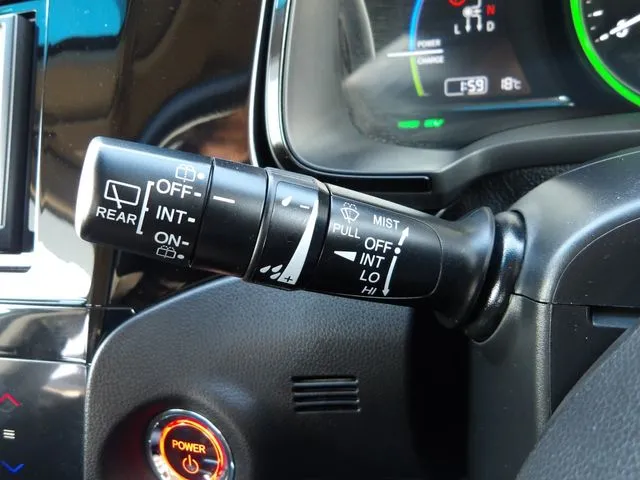 シャトル ハイブリッド(ホンダ)の車両写真