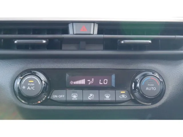 ノート(ニッサン)の車両写真