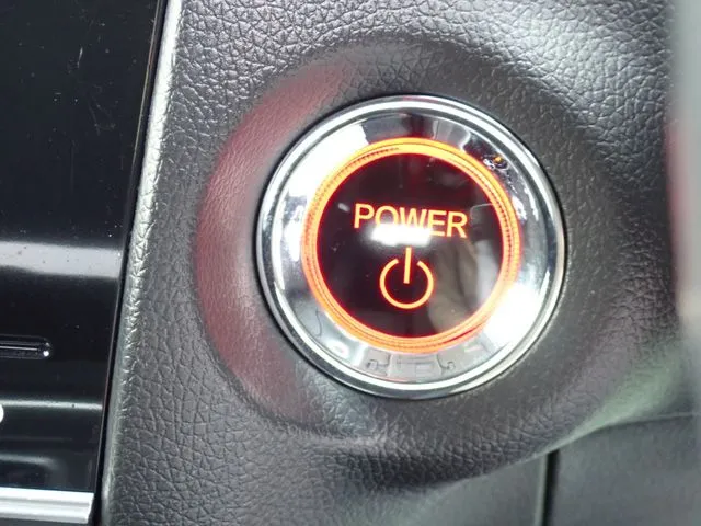 シャトル　ハイブリッド（ホンダ）の車両写真