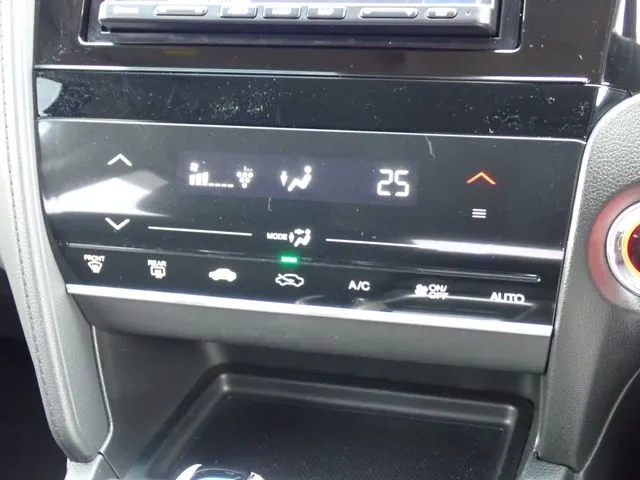 シャトル　ハイブリッド（ホンダ）の車両写真