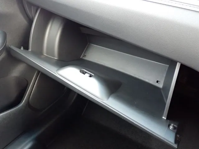 シャトル　ハイブリッド（ホンダ）の車両写真