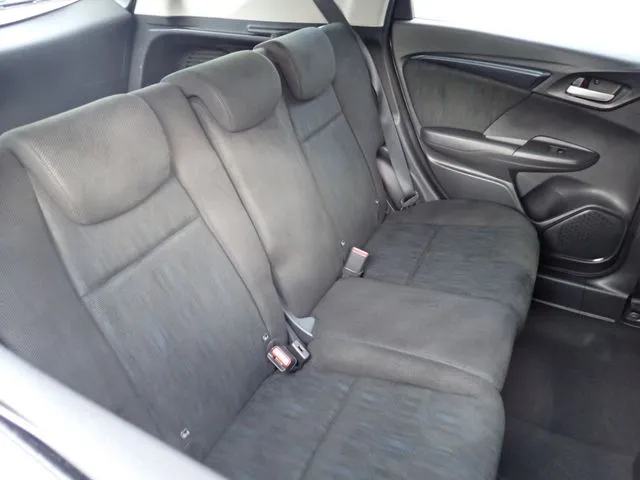 シャトル　ハイブリッド（ホンダ）の車両写真