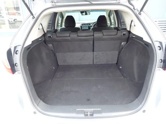 シャトル　ハイブリッド（ホンダ）の車両写真