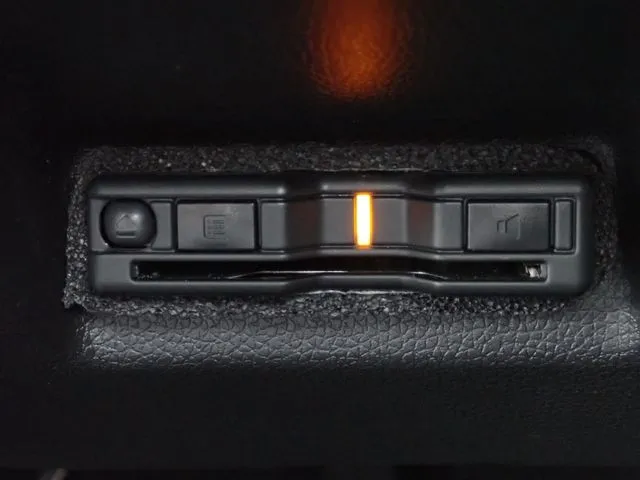 シャトル　ハイブリッド（ホンダ）の車両写真