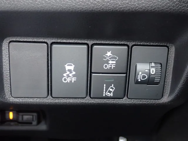 シャトル　ハイブリッド（ホンダ）の車両写真