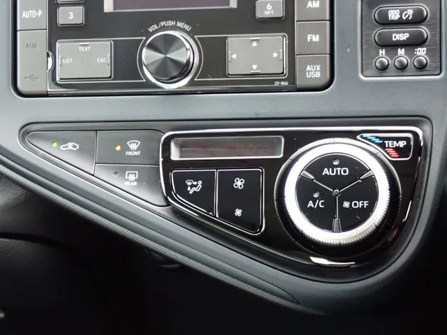 アクア(トヨタ)の車両写真