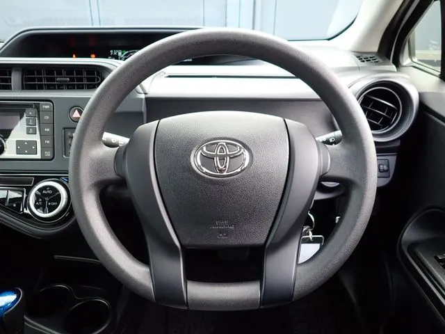 アクア(トヨタ)の車両写真