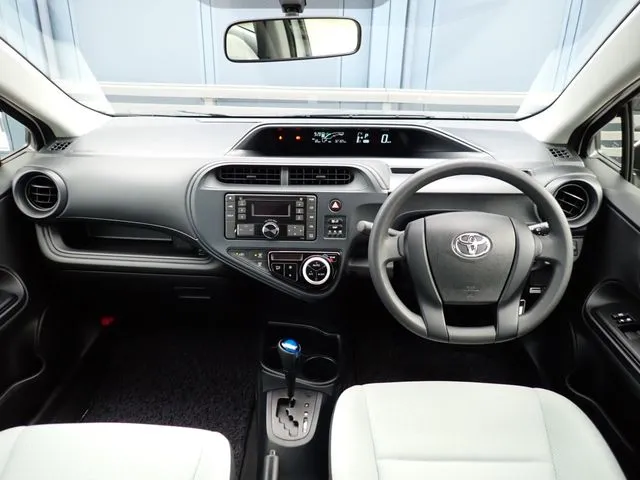 アクア(トヨタ)の車両写真