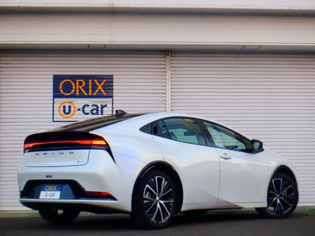 プリウス 4WD(トヨタ)の車両写真