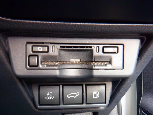 プリウス 4WD(トヨタ)の車両写真