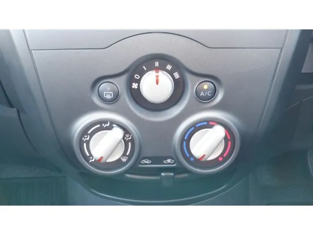 ノート(ニッサン)の車両写真