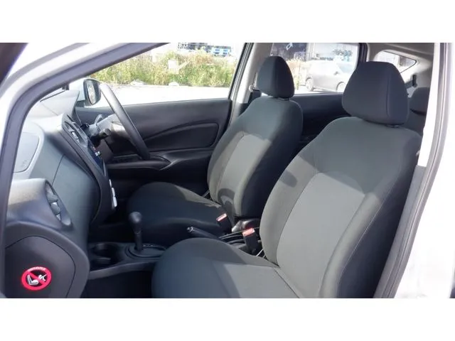 ノート(ニッサン)の車両写真