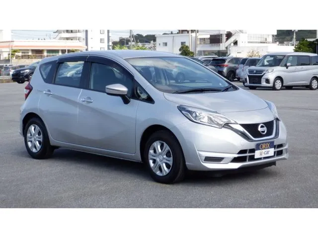 ノート(ニッサン)の車両写真