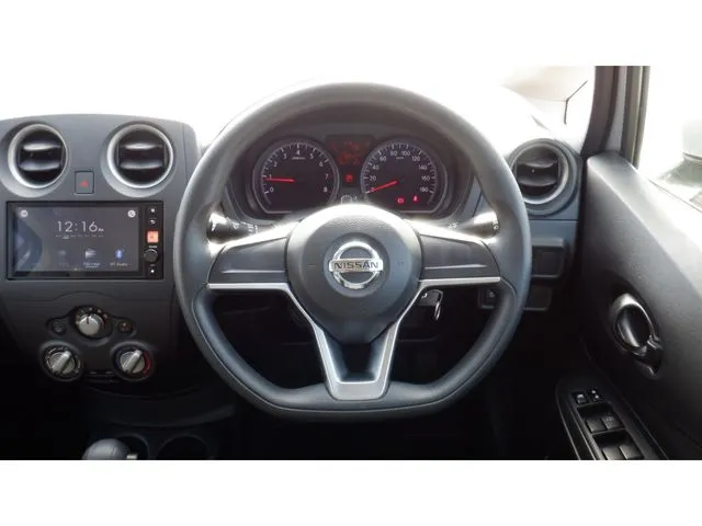 ノート(ニッサン)の車両写真