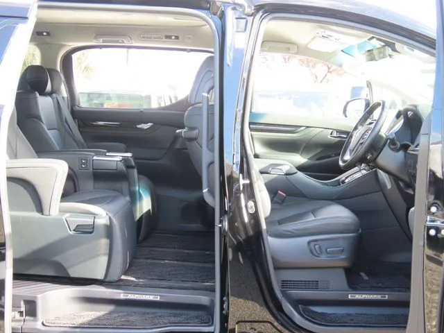 トヨタ アルファード ハイブリッド 4WD