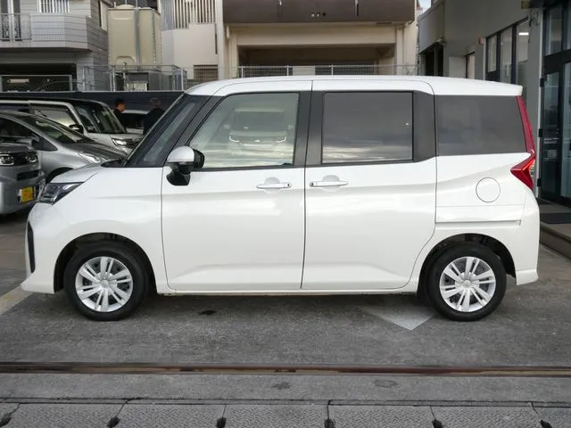 ルーミー(トヨタ)の車両写真