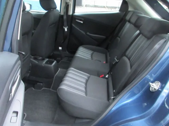 MAZDA2(マツダ)の車両写真