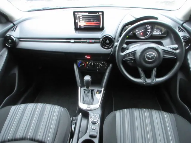 MAZDA2(マツダ)の車両写真