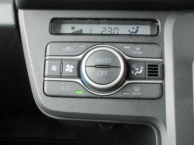 タント 4WD(ダイハツ)の車両写真