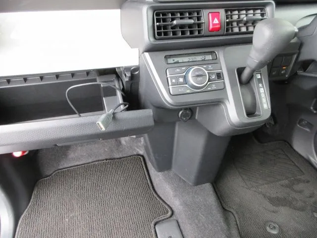 タント 4WD(ダイハツ)の車両写真