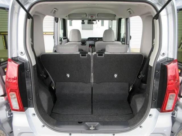 タント 4WD(ダイハツ)の車両写真