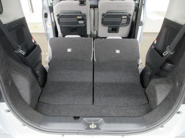 タント 4WD(ダイハツ)の車両写真