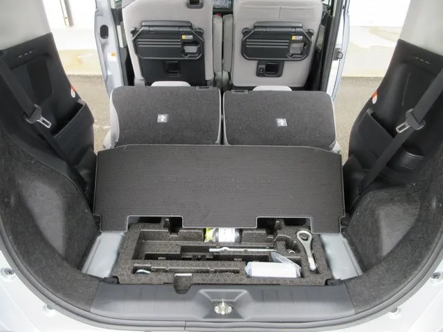 タント 4WD(ダイハツ)の車両写真