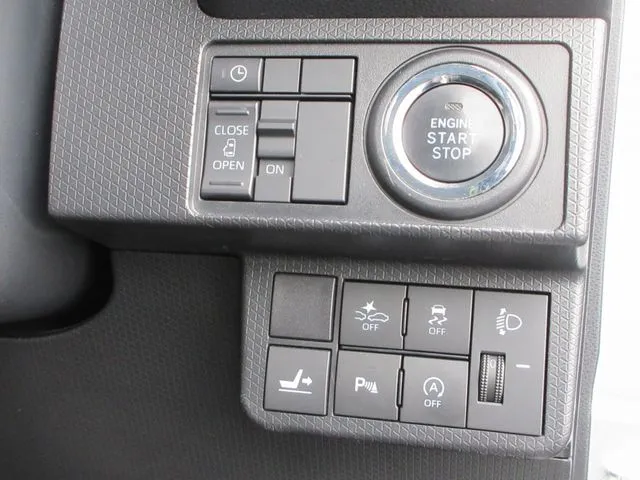 タント 4WD(ダイハツ)の車両写真