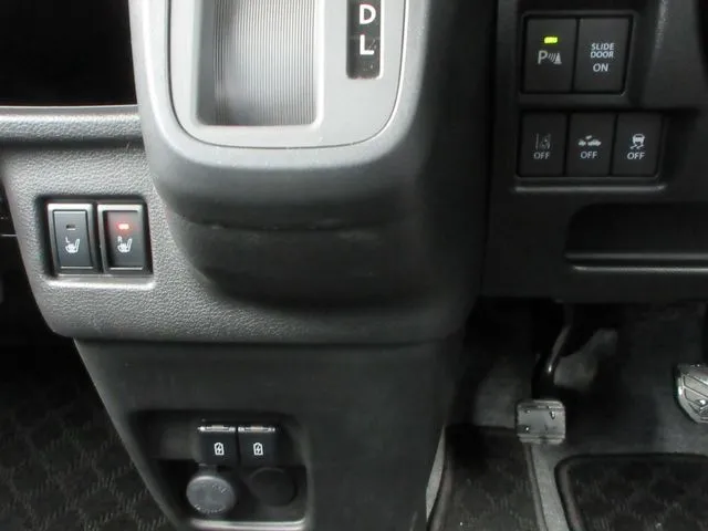 スペーシア 4WD(スズキ)の車両写真