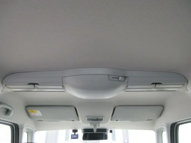 スペーシア 4WD(スズキ)の車両写真