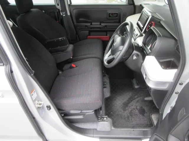 スペーシア 4WD(スズキ)の車両写真