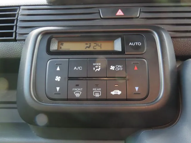 N-VAN(ホンダ)の車両写真