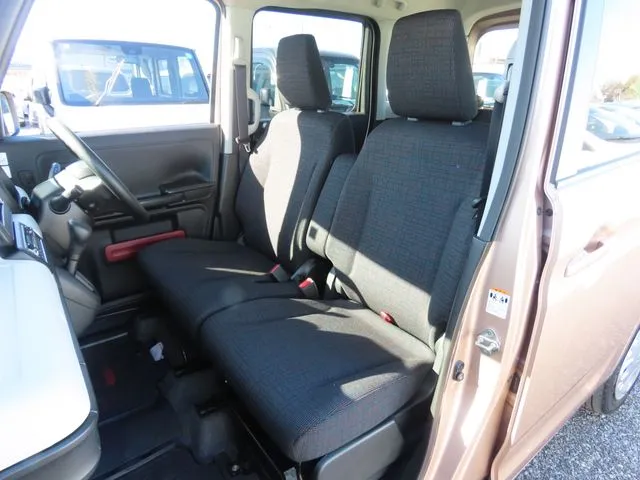 スペーシア(スズキ)の車両写真