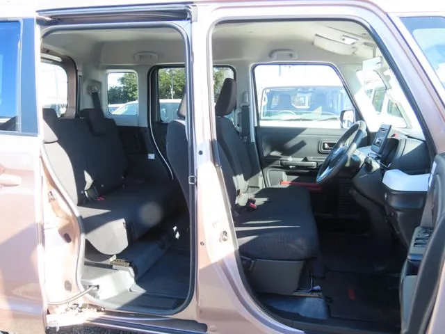 スペーシア(スズキ)の車両写真