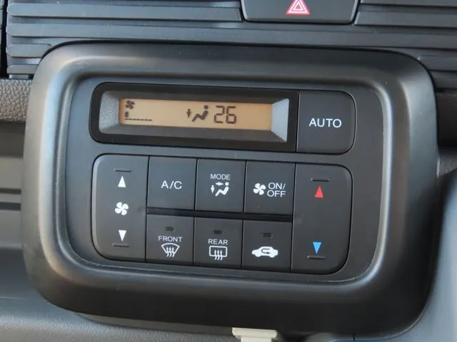 N-VAN(ホンダ)の車両写真