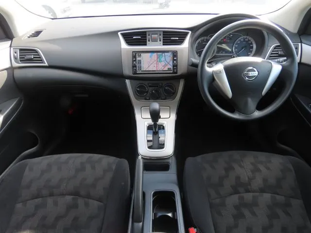 シルフィ(ニッサン)の車両写真