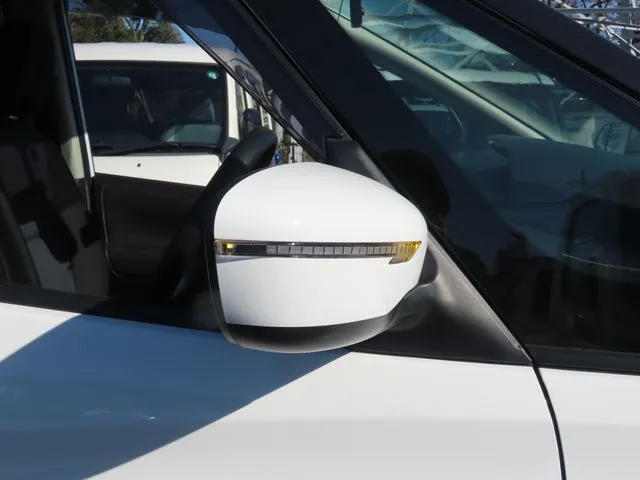 セレナ Sハイブリッド(ニッサン)の車両写真