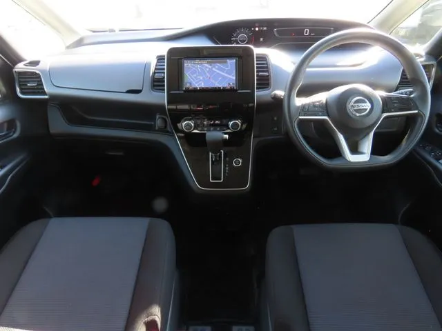 セレナ Sハイブリッド(ニッサン)の車両写真