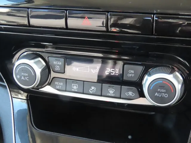 セレナ Sハイブリッド(ニッサン)の車両写真